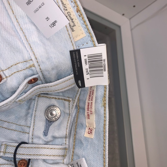 Levis wide leg ribcage BNWT - Picture 4 of 4